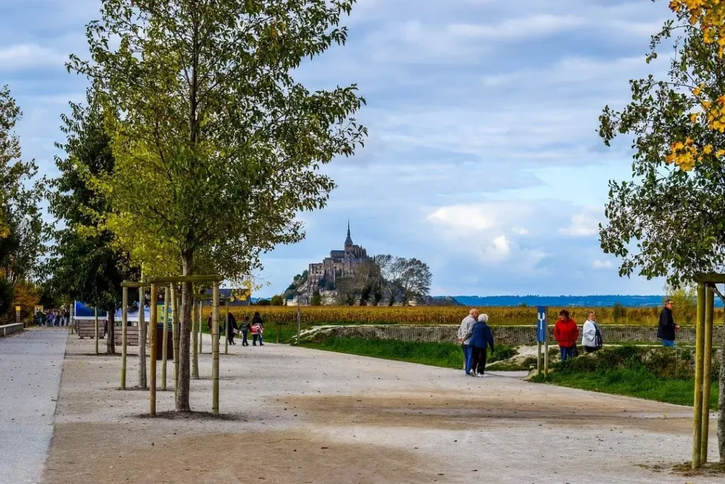 mont saint michel 2481876 12801 min